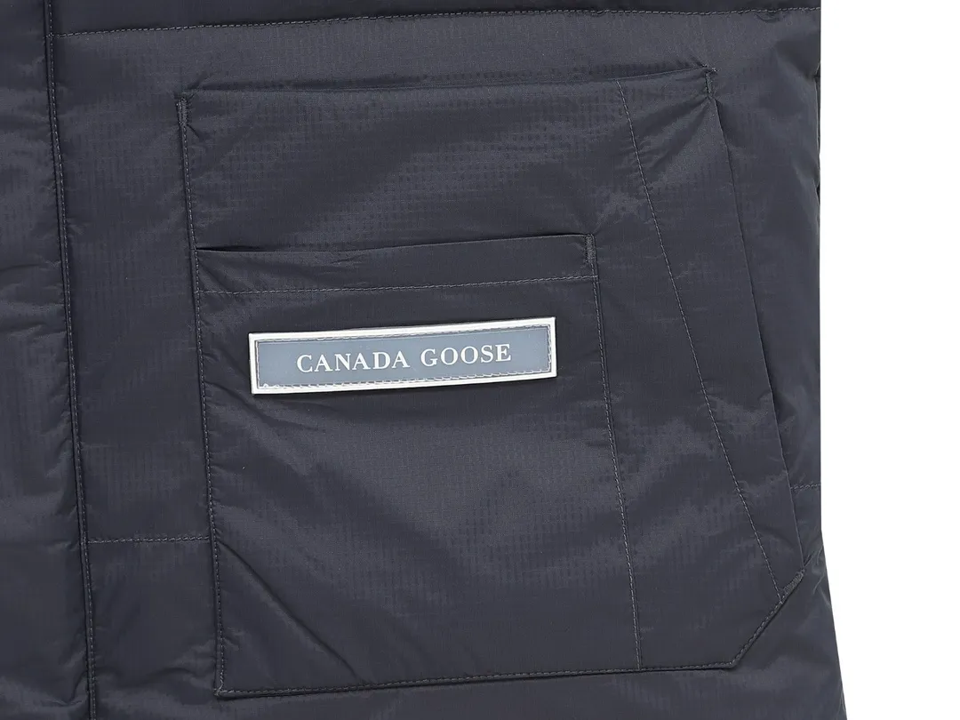 P480 Graphite Gray] Canadagoose/Canada Goose White Label Glacier Down Vest Canada Goose's new "Northern Lights Series" down vest Canada Goose's new "Northern Lights" Northern Lights White Label Down Vest is on the shelves! The light and layered colors give people the feeling of being trapped in the mist around icebergs and glaciers. It can be said to be very dreamy! Original YKK zipper, Size: XS-XXL